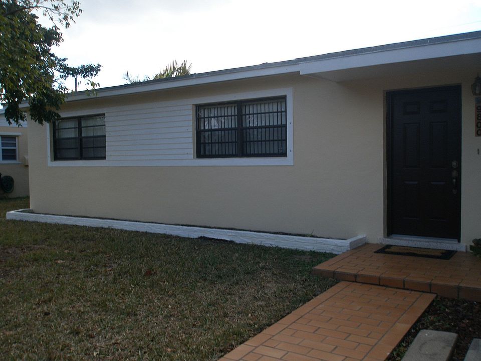 1st image of 9800 Bahama Dr