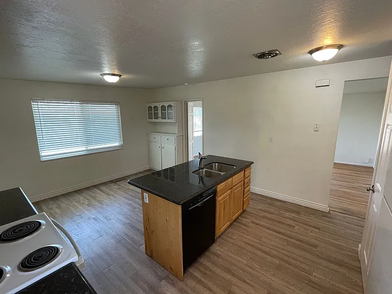 4159 S 3100 E — Photo 7