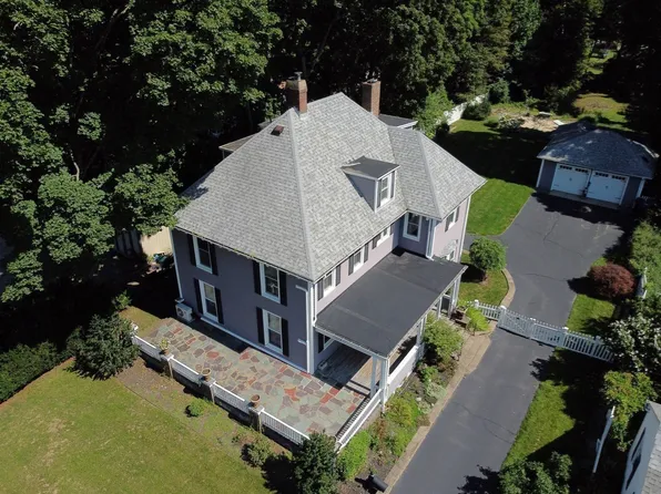 35 Peirce St, Middleboro, MA 02346
