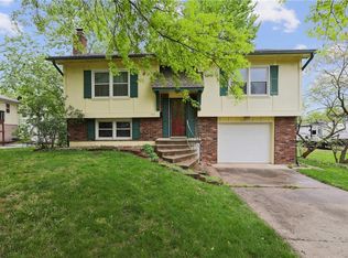 304 Brookridge Dr, Harrisonville, MO 64701