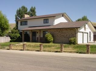 288 Columbine Dr, Casper, WY 82604