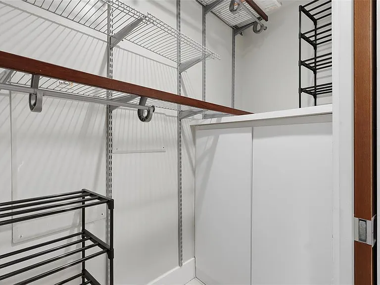 111 N 12th St #1310 — Photo 9