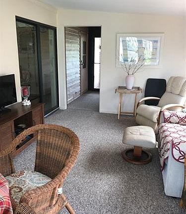 4th image of 2059 E Lakeview Dr