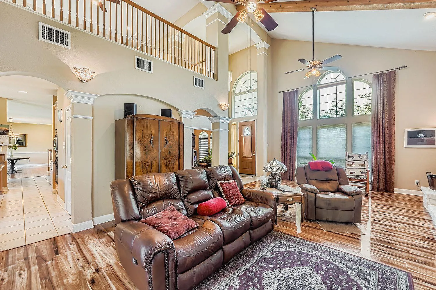 3 bed, 2.5 bath, 3201 sqft, $3,000 — Photo 3