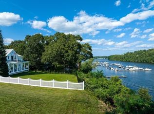 12 Beacon St, Amesbury, MA 01913