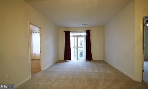 21216 McFadden Sq #207 — Photo 9