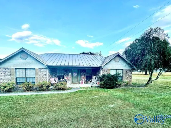 73 N North Greenway Rd, Trinity, AL 35673