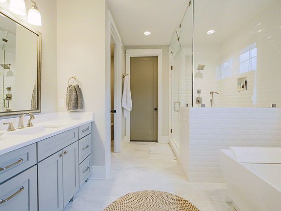 5th image of 621 Stratfield Way