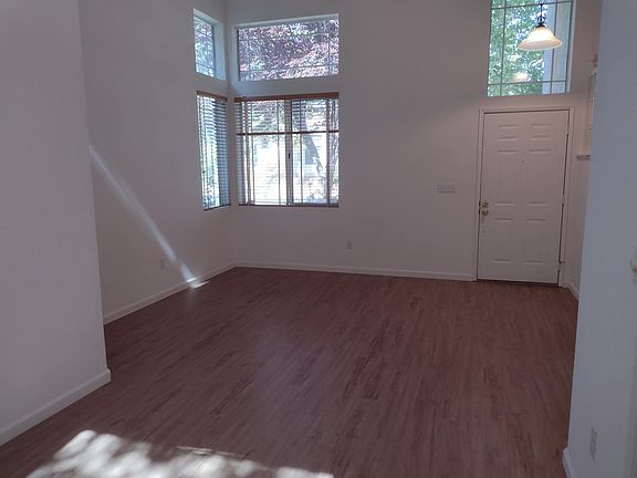 5th image of 134 Oxburough Dr