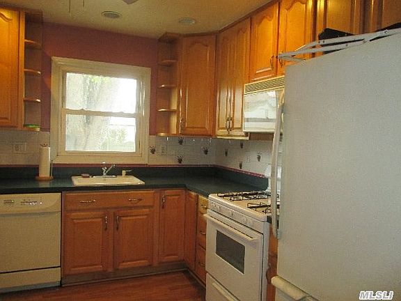 2nd image of 134 9th St