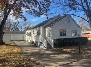 307 N Linden St, Clinton, IL 61727