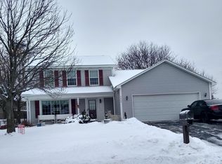 2446 Pond Ave E, Maplewood, MN 55119