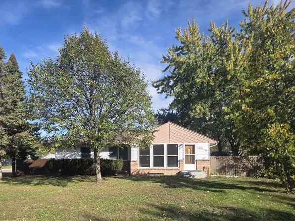 7859 Monroe St NE, Spring Lake Park, MN 55432