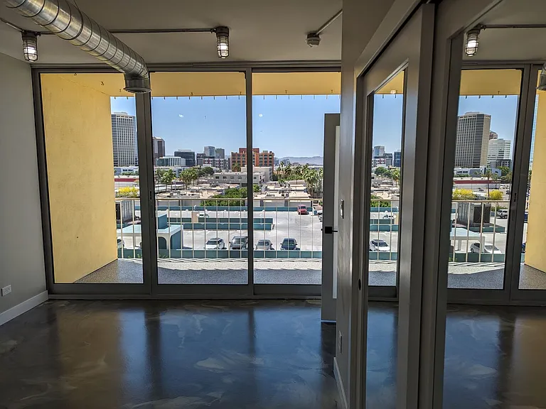 207 W Clarendon Ave #6B — Photo 6