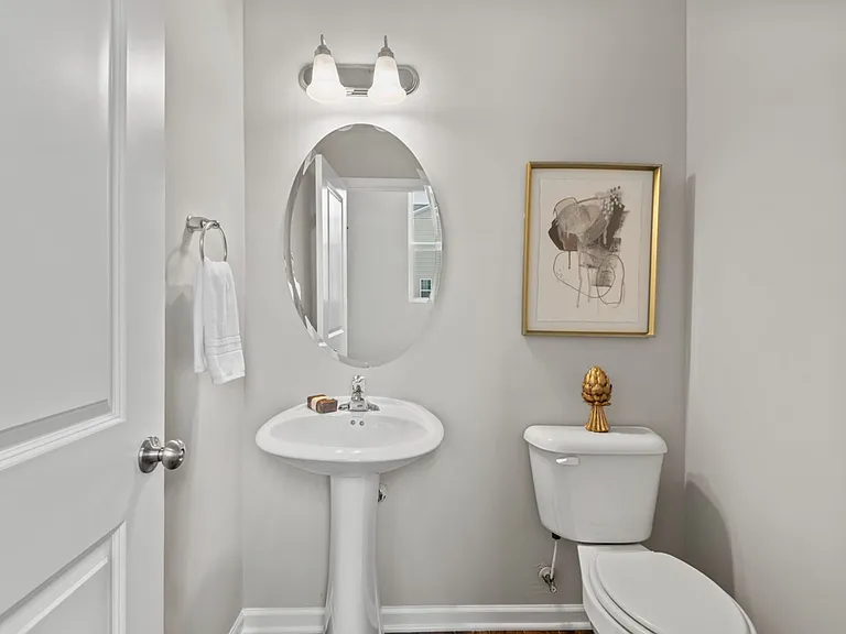 1136 Commack Dr — Photo 16