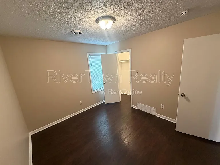 5303 Sunray Dr — Photo 13