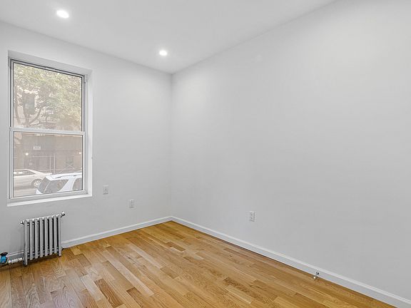 5th image of 82 Wadsworth Ave APT 2