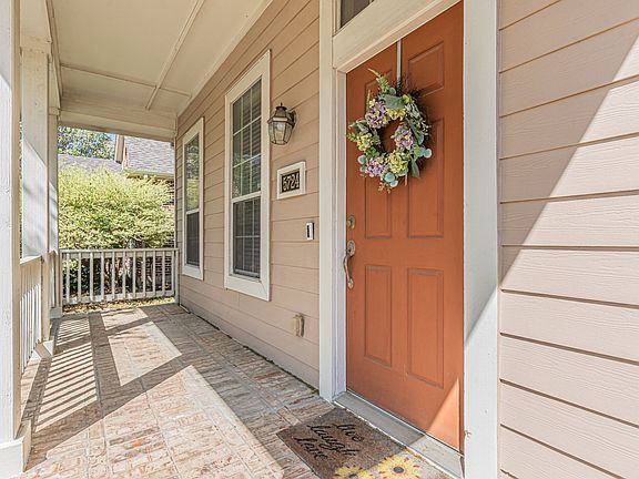 4th image of 5724 Silverton Ave