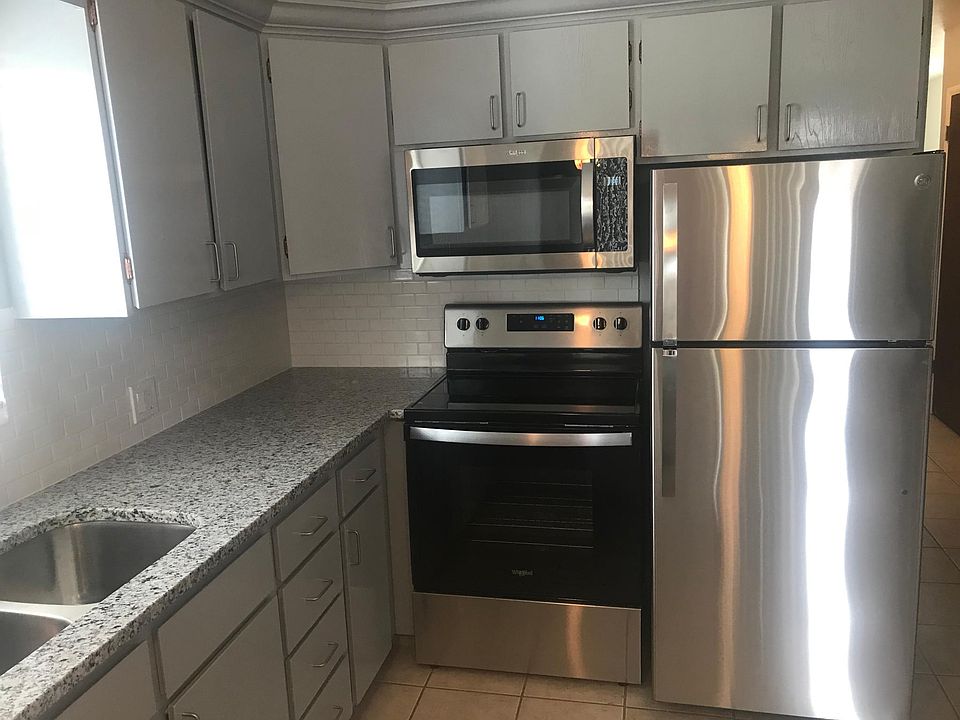 2nd image of 634 N Columbus St #Top