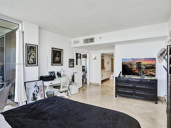 4th image of 7929 West Dr