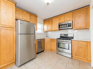 2335 33rd St FLOOR 2, Astoria, NY 11105