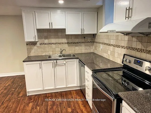 61 Silverbirch Pl — Photo 9