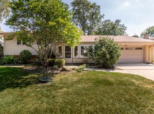 699 N Broadway Ave, Park Ridge, IL 60068