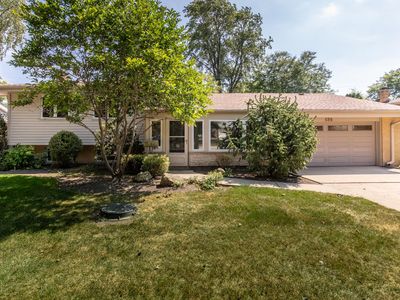 699 N Broadway Ave, Park Ridge, IL, 60068
