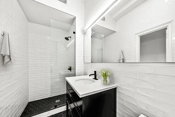 Rented by Vector New York, LLC | media 10