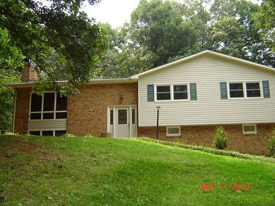 1st image of 18 Woods Dr
