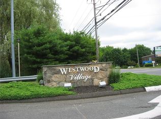 55 Mill Plain Rd #13-2, Danbury, CT 06810