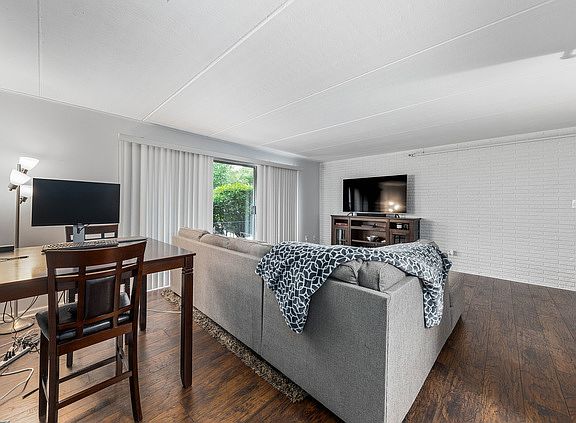 3rd image of 1115 Royal Saint George Dr APT 103