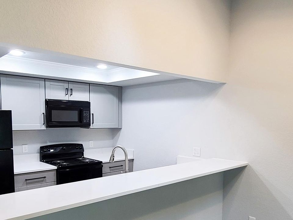 Breakfast bar.