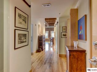 105 S 9th St APT 801, Omaha, NE 68154