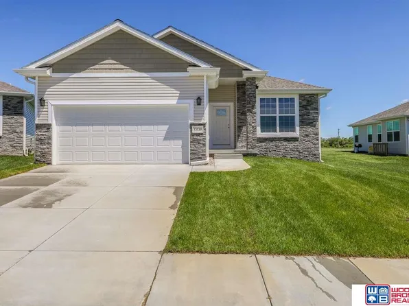 13130 Cypress Point, Lincoln, NE 68520