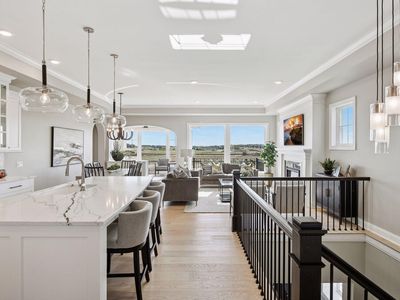 9064 Mills Ln, Chanhassen, MN, 55317