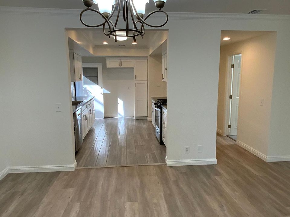 Living/dining area