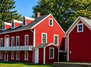 4 Townsend St, Pepperell, MA 01463