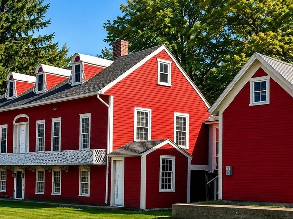 4 Townsend St, Pepperell, MA 01463