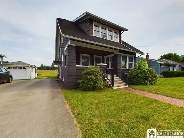 32 Temple St, Portville, NY 14770