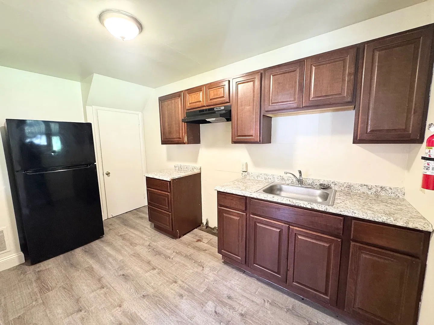 3 Bedroom Townhome — Photo 4