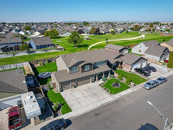 4th image of 5004 Reagan Way