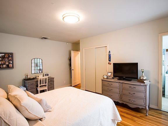 Master Bed With Full Bath