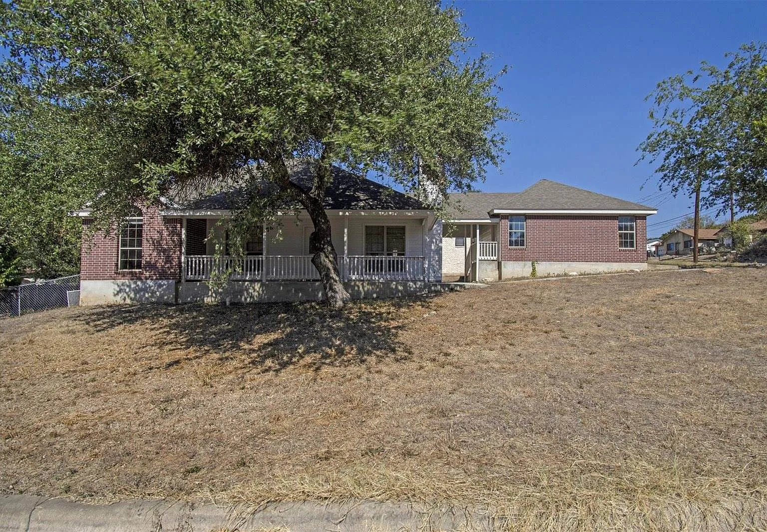 3 bed, 1244 sqft, $1,800 — Photo 2