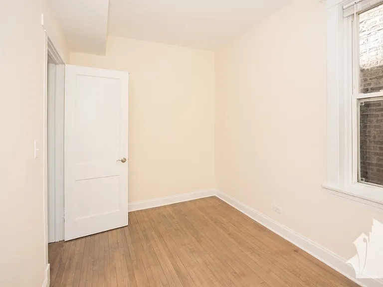 2229-2231 W Wilson Ave #3R — Photo 9
