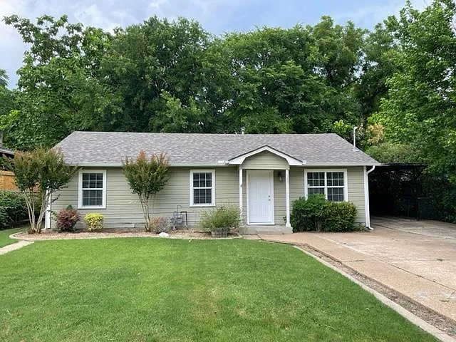 3 bed, 1000 sqft, $1,950 — Photo 1