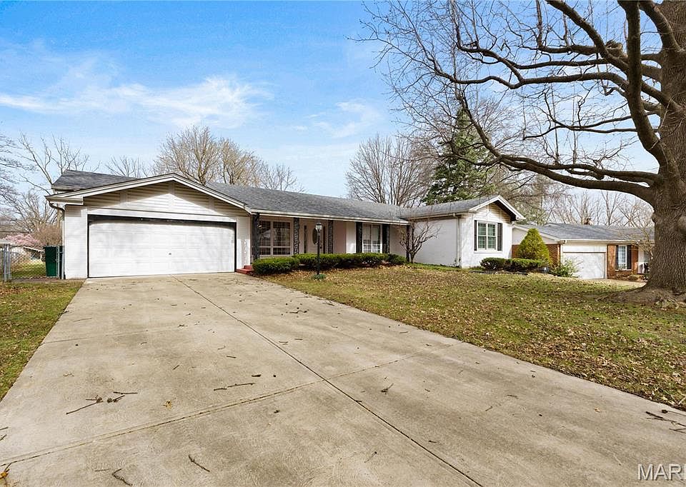 3 Club Grounds North Dr, Florissant, MO 63033 | Zillow