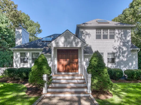 47 Wooded Oak Ln, East Hampton, NY 11937