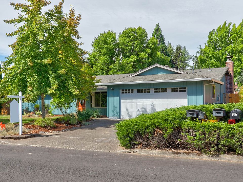 1st image of 815 SE 36th Ave