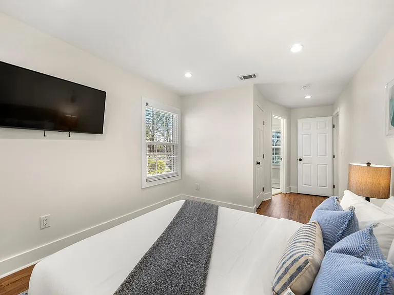 659 S Peachtree St #B — Photo 7